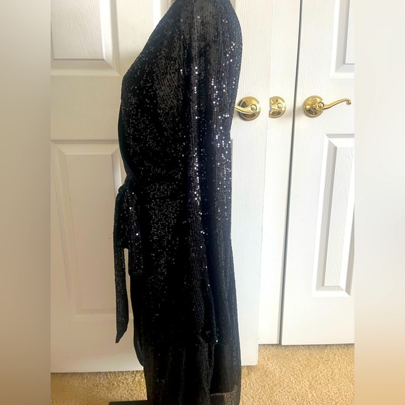 ✨Shine Bright! Forever 21 Black Sequin Wrap Party Dress - Size 0X - Long Sleeve - Picture 5 of 10